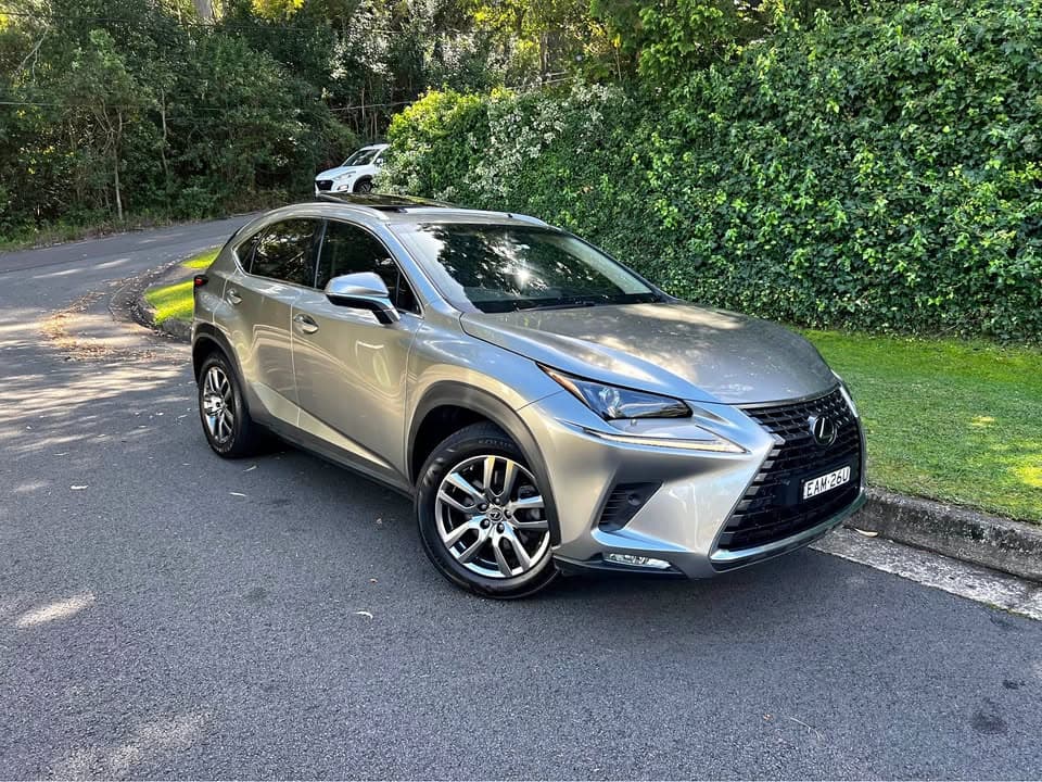 2019 Lexus NX300 Luxury photo 1
