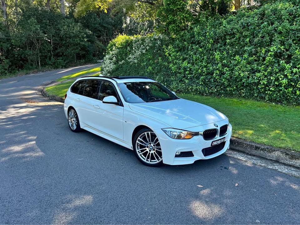 2014 BMW 320i M Sport Wagon photo 1