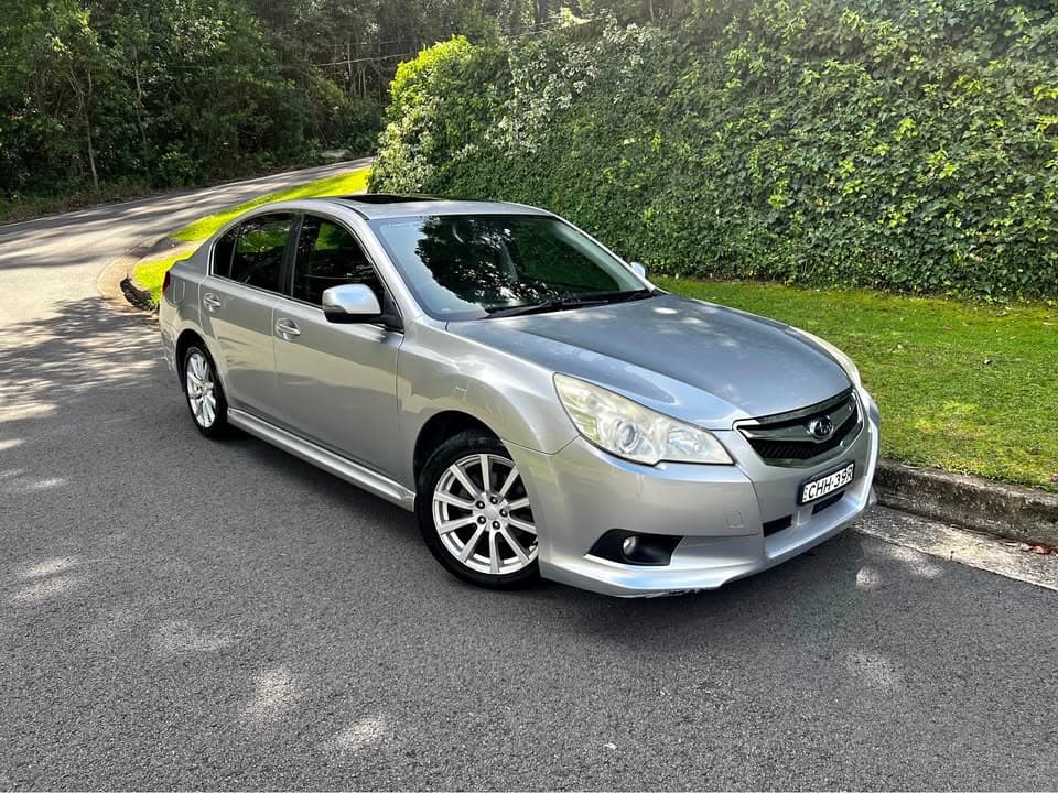 2012 Subaru Liberty 2.5i Premium photo 1